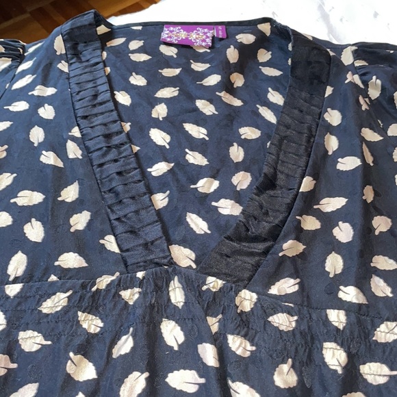 Yumi Kim | 100% silk Blouse black with leave pattern | Size S - Picture 6 of 6